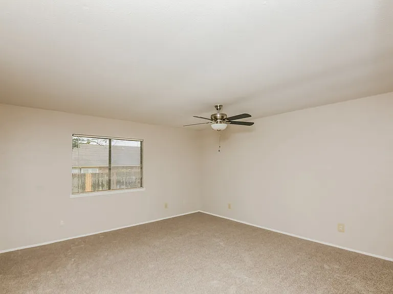 3913 Horizon Pl — Photo 12