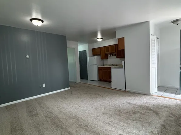15 On Main Apartments - 18