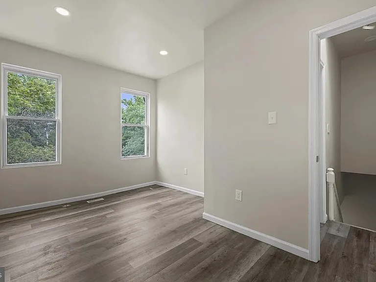 3030 Windsor Ave — Photo 7