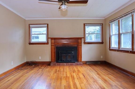 2nd image of 231 S Melville St