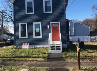 84 Fenwick St, West Haven, CT 06516