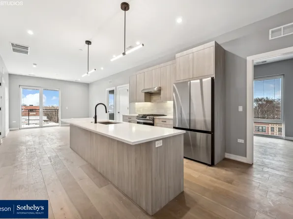 7010 N Glenwood Ave #Penthouse 1, Chicago, IL 60626