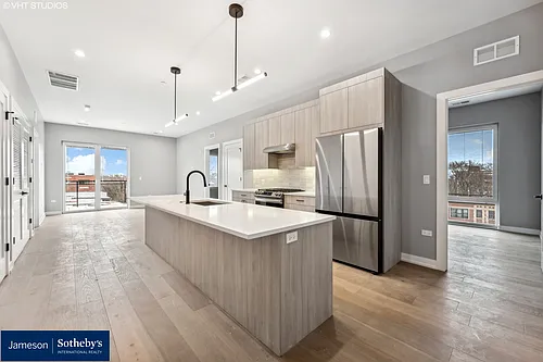7010 N Glenwood Ave #Penthouse 1 Photo 1