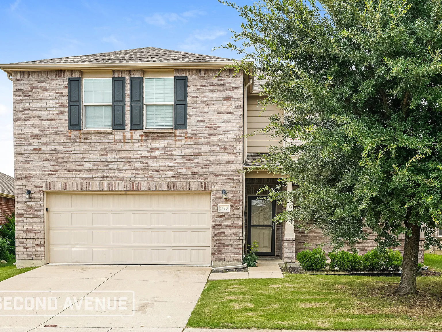 4 bed, 2.5 bath, 2800 sqft, $2,999 — Photo 1