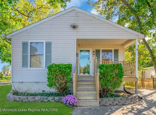 59 Chapel Hill Rd, Red Bank, NJ 07701