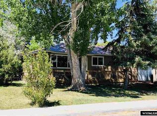 930 Cliff St, Lander, WY 82520