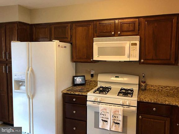 4th image of 44007 Falmouth Ct