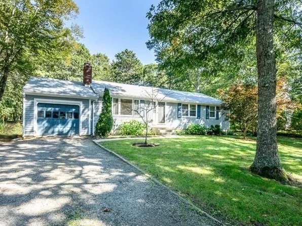 40 Goose Point Rd, Barnstable, MA 02630