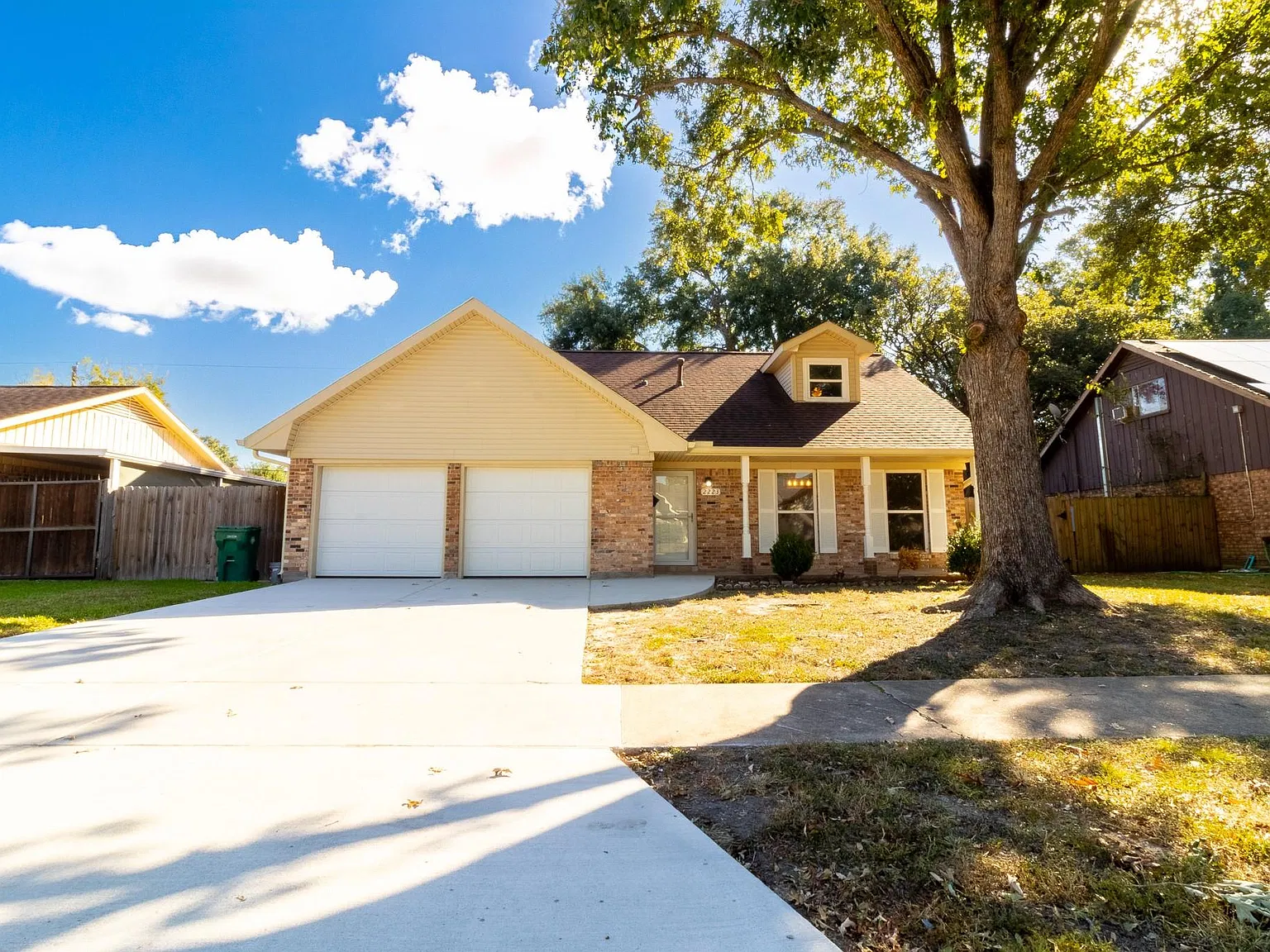 4 bed, 2.0 bath, 1829 sqft, $2,400 — Photo 1