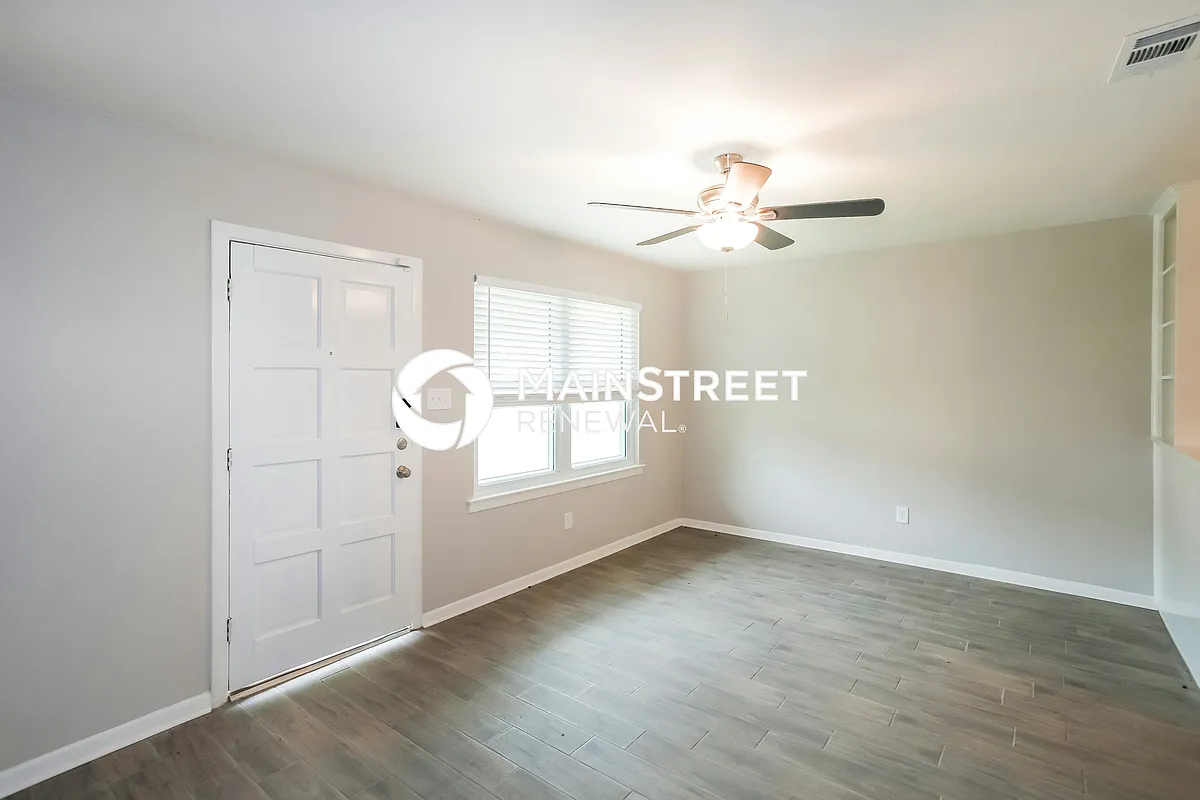 Living Room - 1712 Boyd St