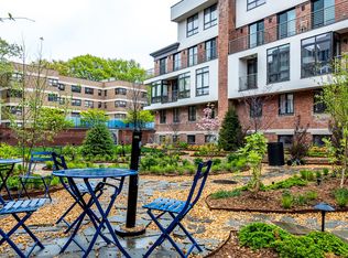 69 Ten Eyck St #2E, Brooklyn, NY 11206