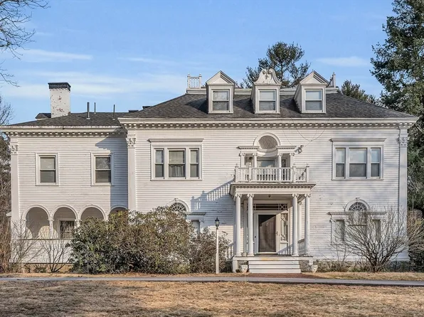 54 Abbot St, Andover, MA 01810