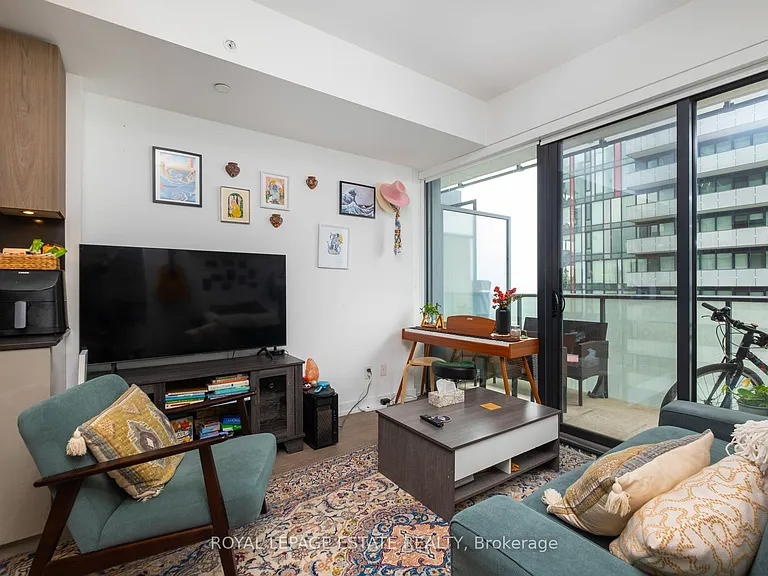 161 Roehampton Ave #2607 — Photo 6