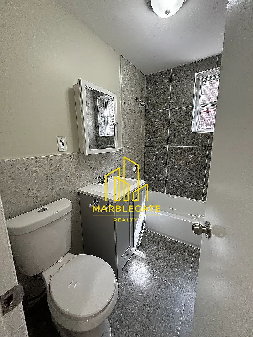 2 bed, 850 sqft, $1,995 — Photo 4