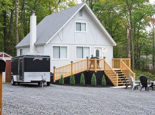 8219 Sunset Dr, Tobyhanna, PA 18466