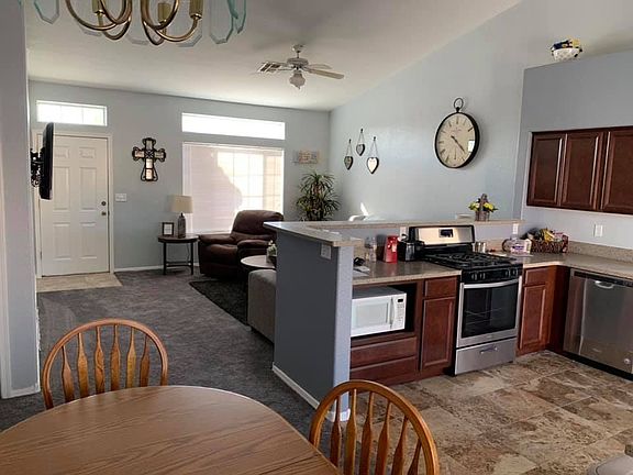 3rd image of 2268 E Oleander Dr