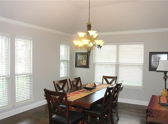 2nd image of 4313 Poppy Dr