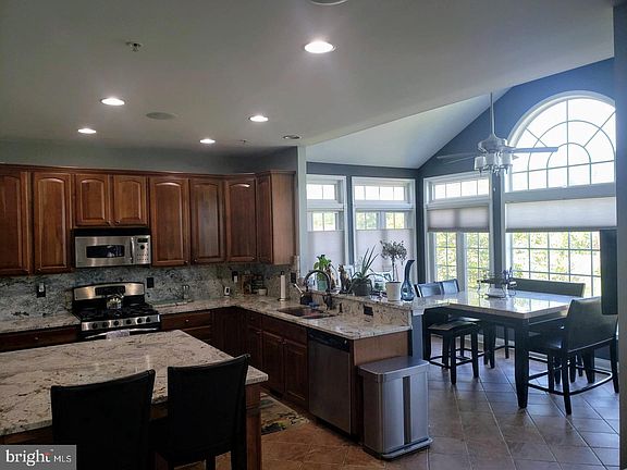 5th image of 8005 Grayden Ln