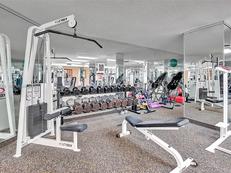 3500 Mystic Pointe Dr #1206 — Photo 44