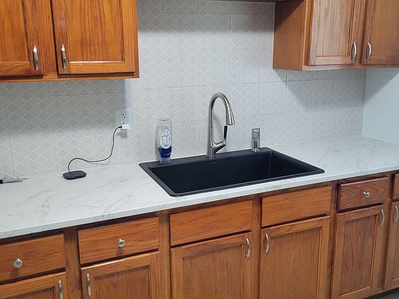 5th image of 756 Almond St