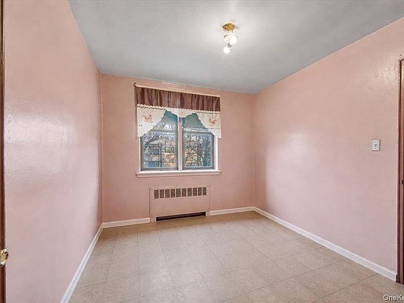 4th image of 2640 Marion #2B