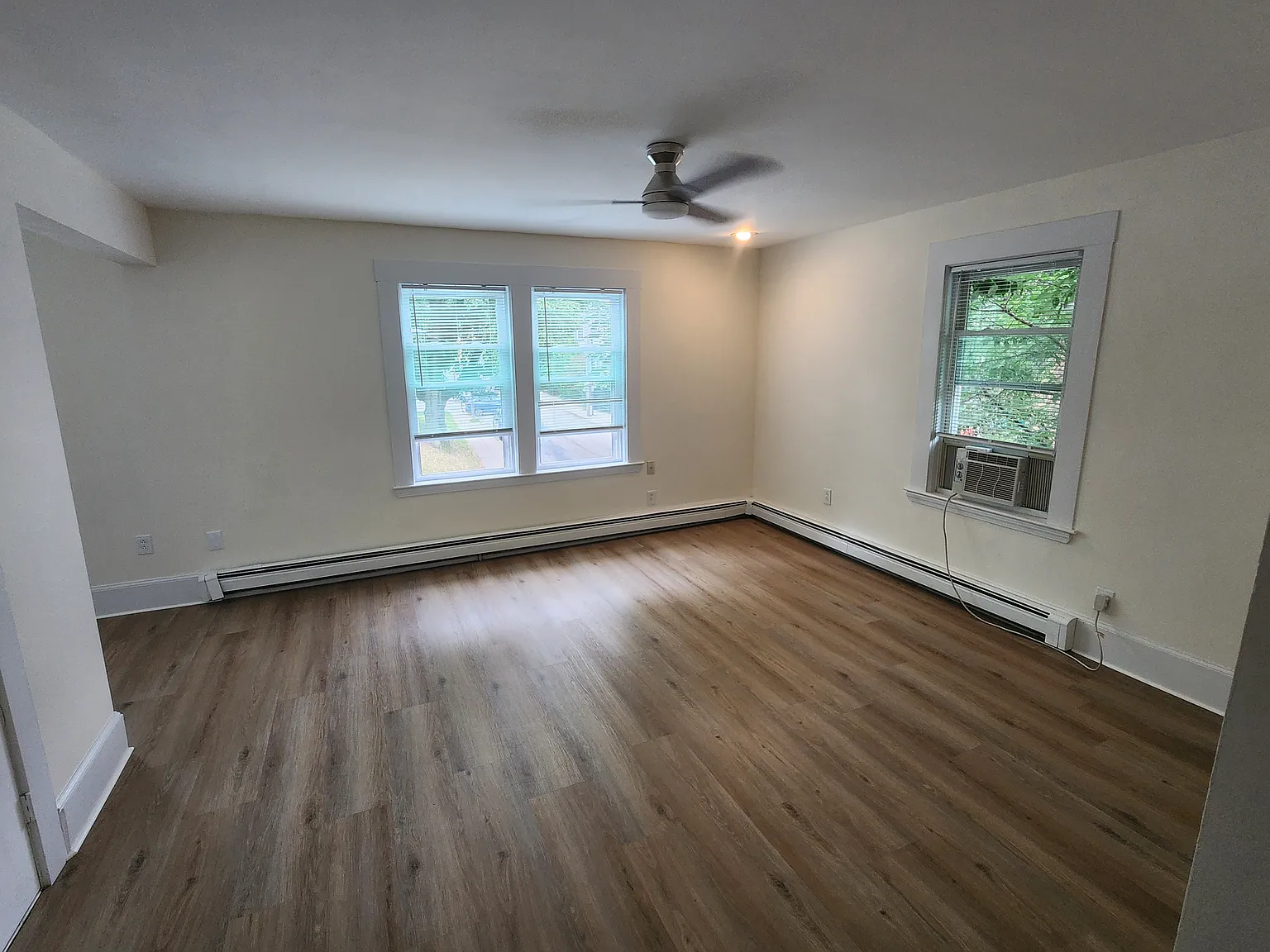2 bed, 850 sqft, $2,800 — Photo 4
