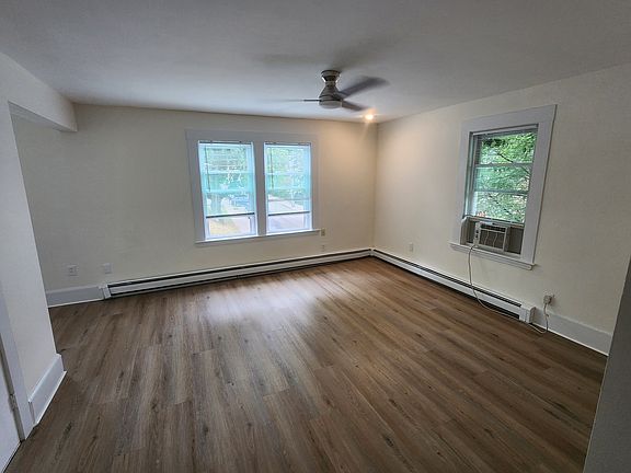 2nd image of 51 Cornwall St #2