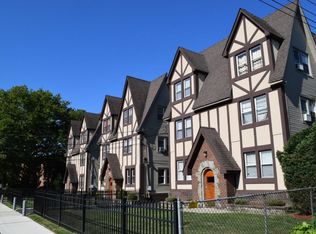 18 Jefferson Ave APT 1, Rockville Centre, NY 11570