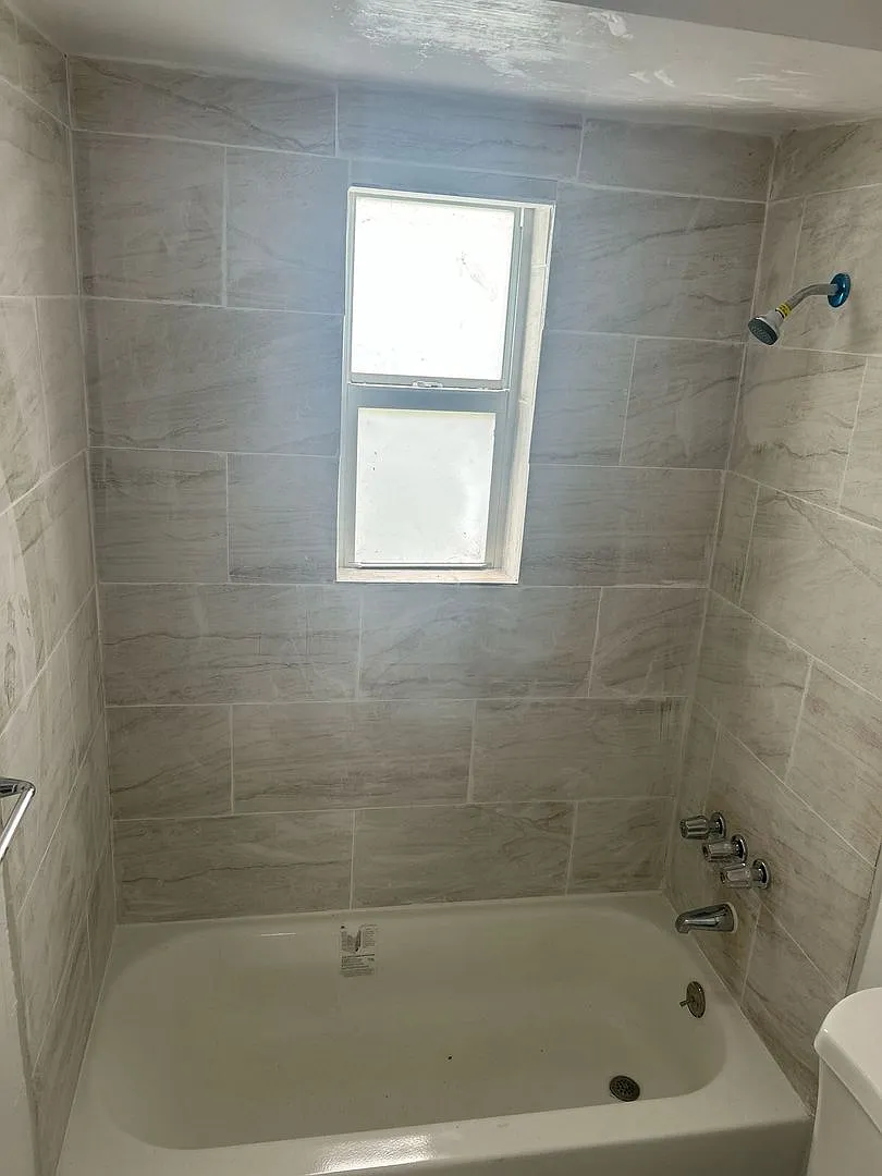 DOWNTOWN VILLAS LLC — Photo 4