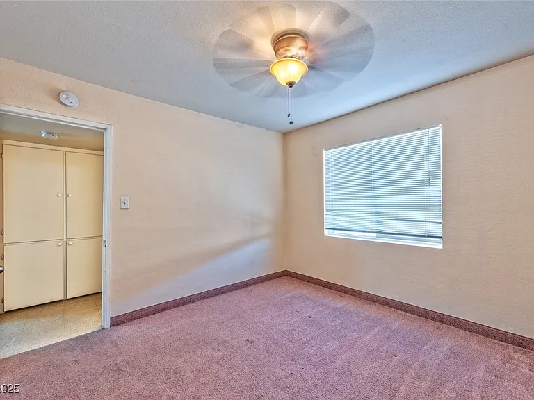 210 N 10th St #3 — Photo 10