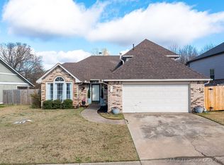 4813 Rustic Rd, Sand Springs, OK 74063