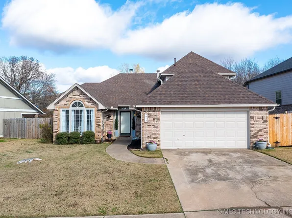 4813 Rustic Rd, Sand Springs, OK 74063