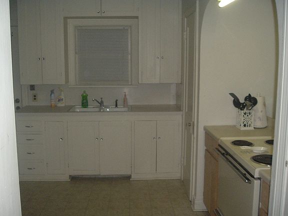 5th image of 1415 N Lewis Pl