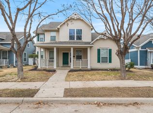 10015 Pinecrest Dr, Aubrey, TX 76227