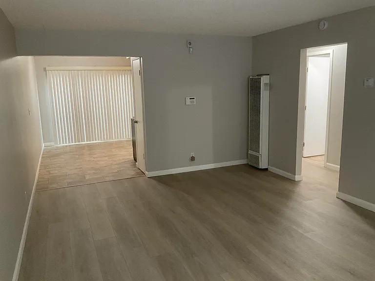 1108 W 5th St #2 — Photo 3