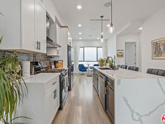 4th image of 5961 Fountain Ave