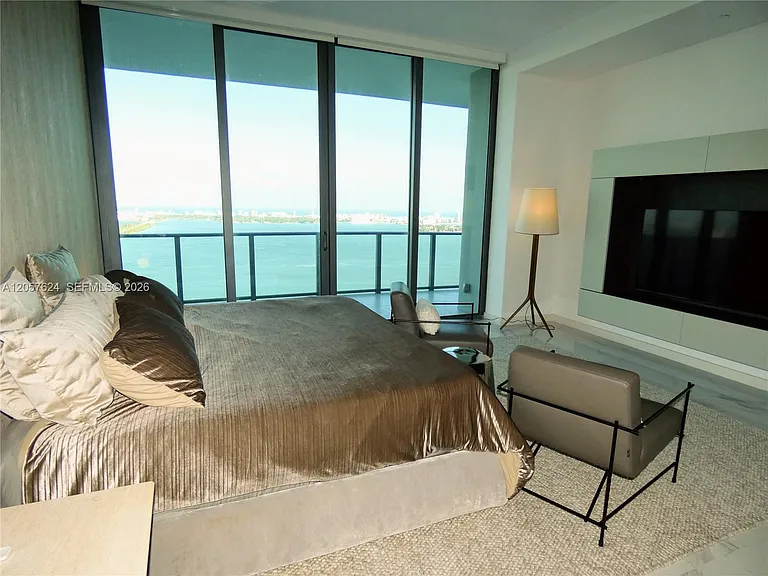 3131 NE 7th Ave #Penthouse 4901 — Photo 31