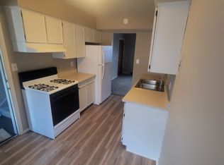 1513 Indiana St APT B, St Charles, IL 60174