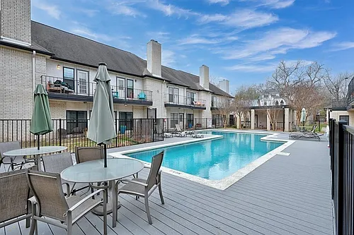 1307 Kinney Ave #121 Photo 1 1307 Kinney Ave #121 Photo 1