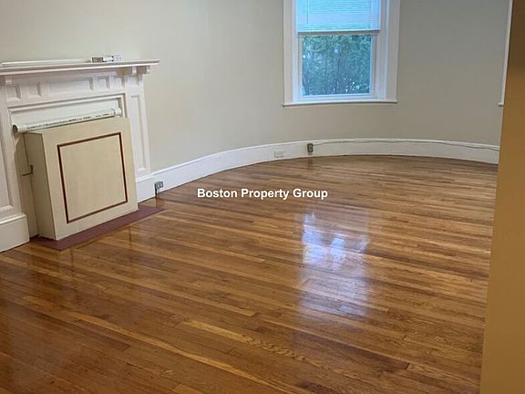 4th image of 130-134 Glenville Ave #1