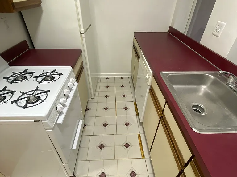 201 S 12th St #2C — Photo 10