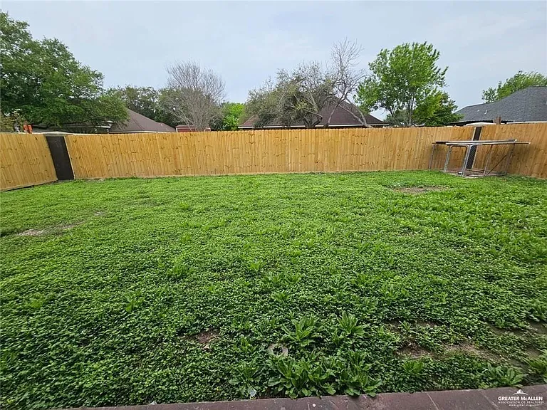 2609 May Ave — Photo 16