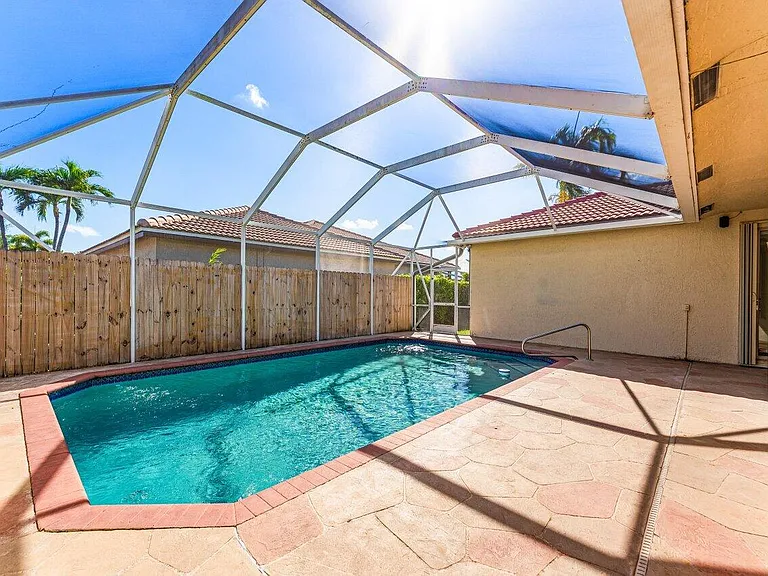 5872 NW 73rd Ct — Photo 2