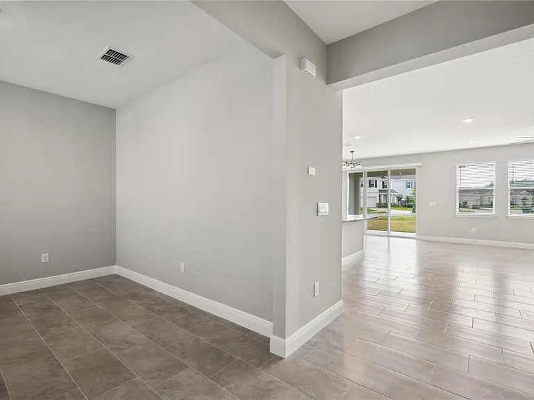 2560 Warren Acres Blvd — Photo 11