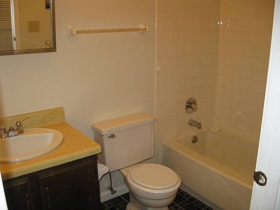 5th image of 5914 Cheshire Ct