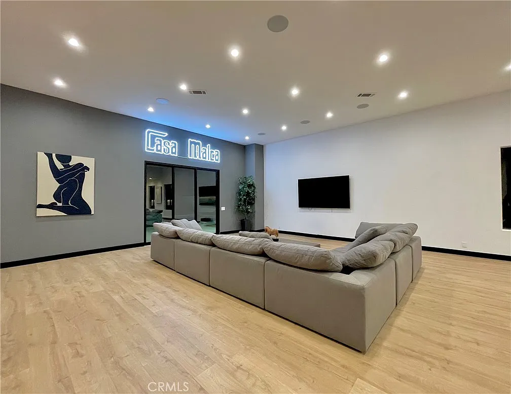 5 bed, 3385 sqft, $15,000 — Photo 3