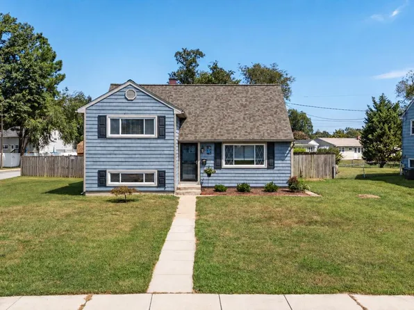 2 Sunset Cir, Pasadena, MD 21122