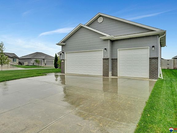 3rd image of 7131 Lilee Ln