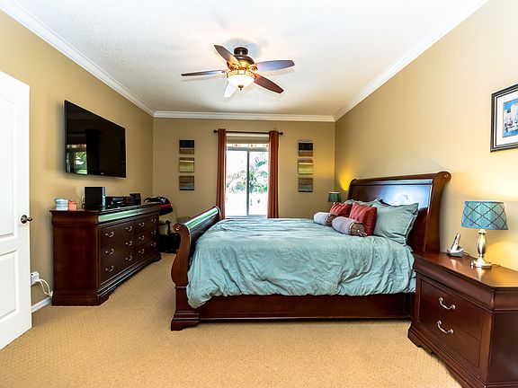 3rd image of 19453 SW 60th Ct