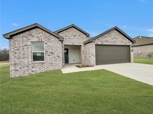 1081 Emerald St, Prairie Grove, AR 72753